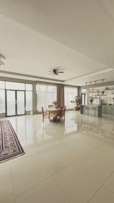 Mimi Castle Full Ac 1200M2 Private Villa Dan Pool Parongpong Lembang Cihanjuang Luaran gambar