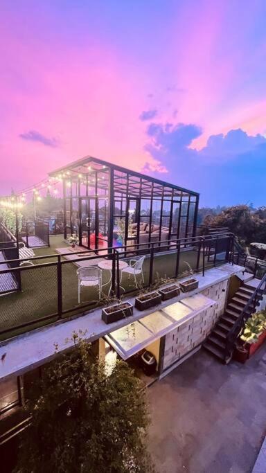 Mimi Castle Full Ac 1200M2 Private Villa Dan Pool Parongpong Lembang Cihanjuang Luaran gambar