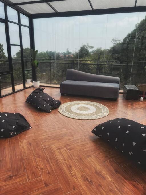 Mimi Castle Full Ac 1200M2 Private Villa Dan Pool Parongpong Lembang Cihanjuang Luaran gambar