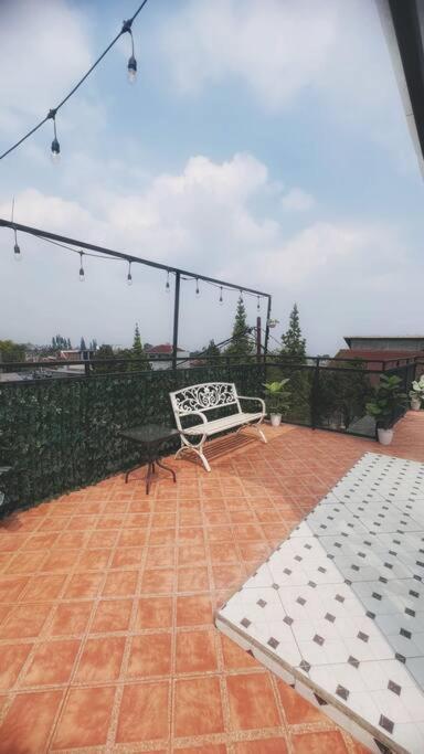 Mimi Castle Full Ac 1200M2 Private Villa Dan Pool Parongpong Lembang Cihanjuang Luaran gambar
